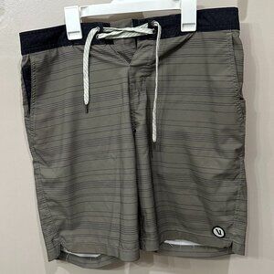 Vuori Equator Boardshort Size 30 Olive Green